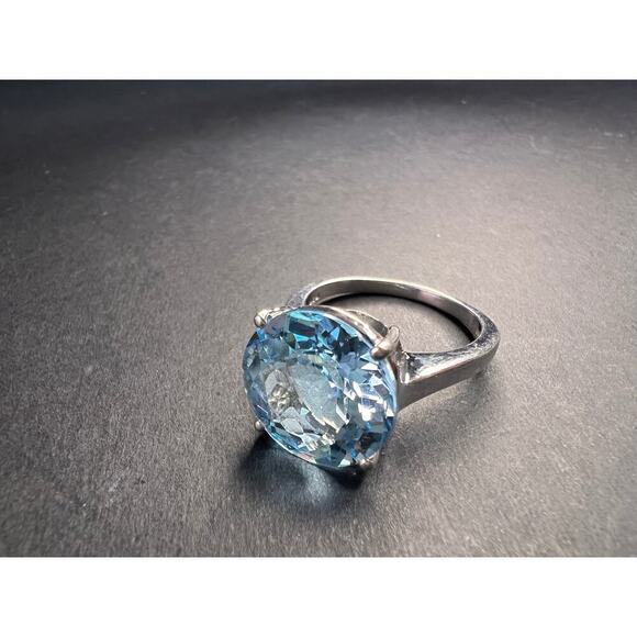 Vintage blue topaz solitaire sterling silver ring size 7 - Picture 13 of 16